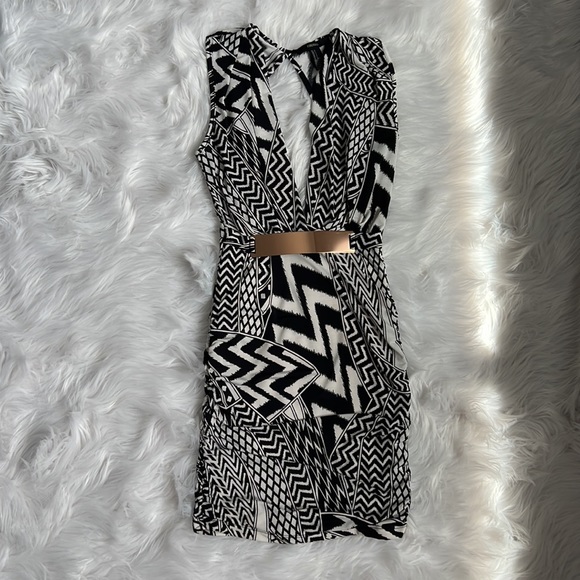 💜Forever 21💜 Deep V Cut Front/Back - Dress - Picture 3 of 4